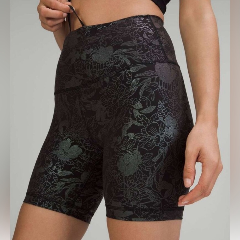 Lululemon Wunder Train HR Shorts (Flourish Iridescent Foil)